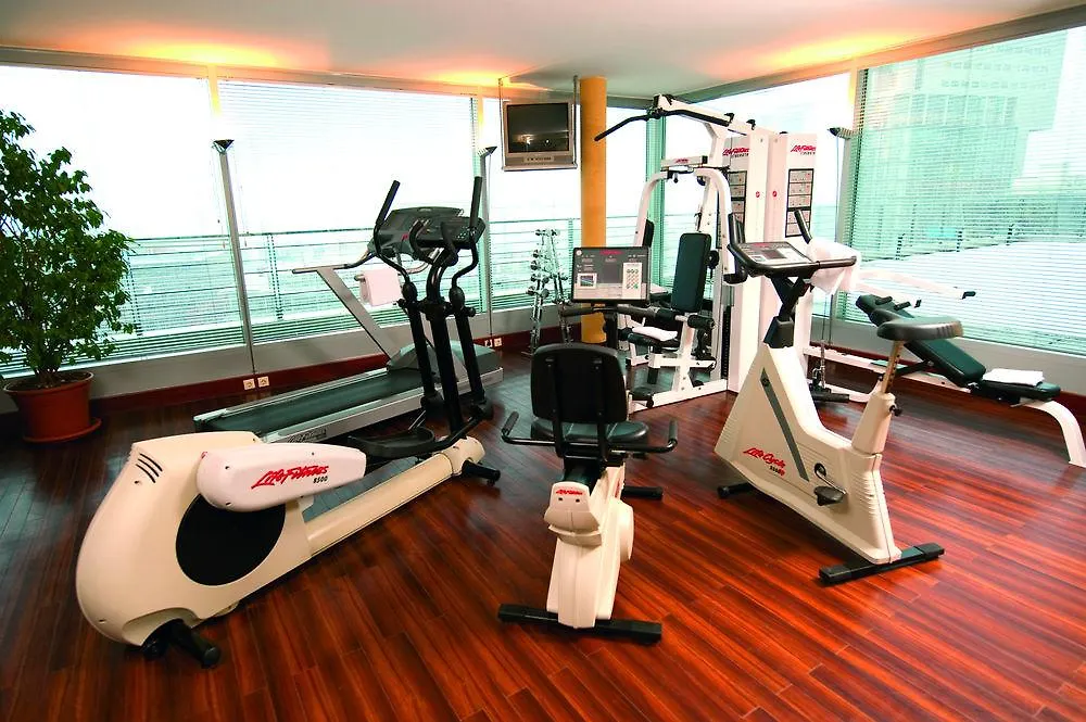 Courtyard By Marriott Duesseldorf Hafen Hotel
